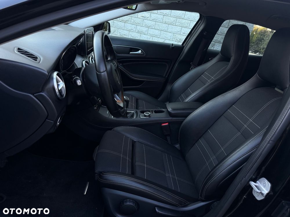 Mercedes-Benz GLA - 30