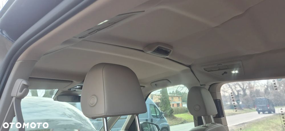 Volkswagen Multivan - 26