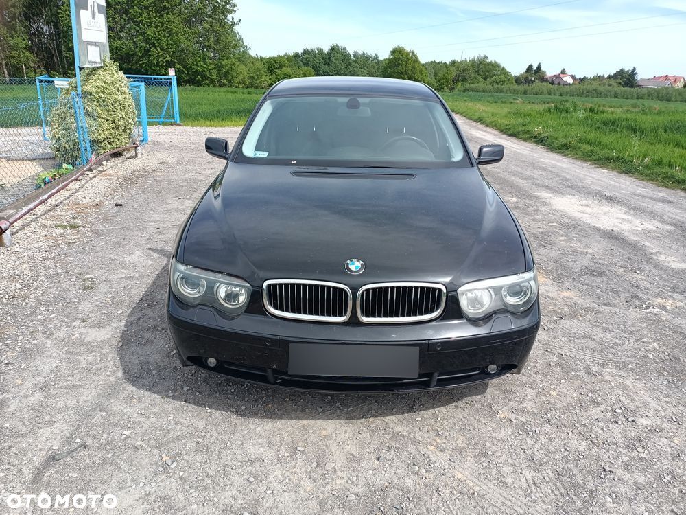 BMW Seria 7 745i - 4