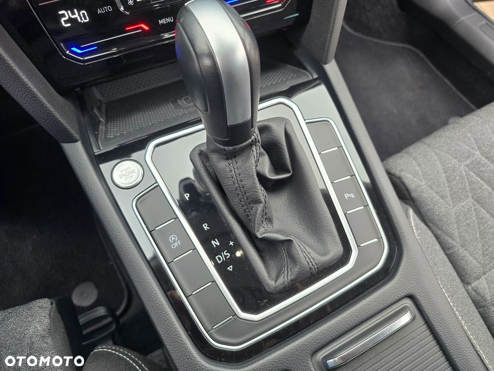 Volkswagen Passat - 35