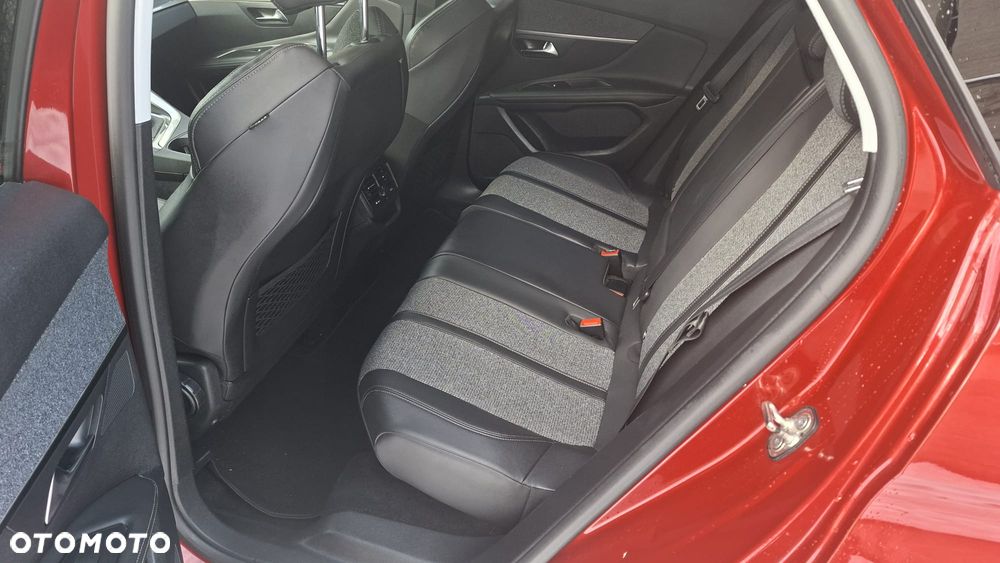 Peugeot 3008 PureTech 130 Stop & Start GPF Allure - 18