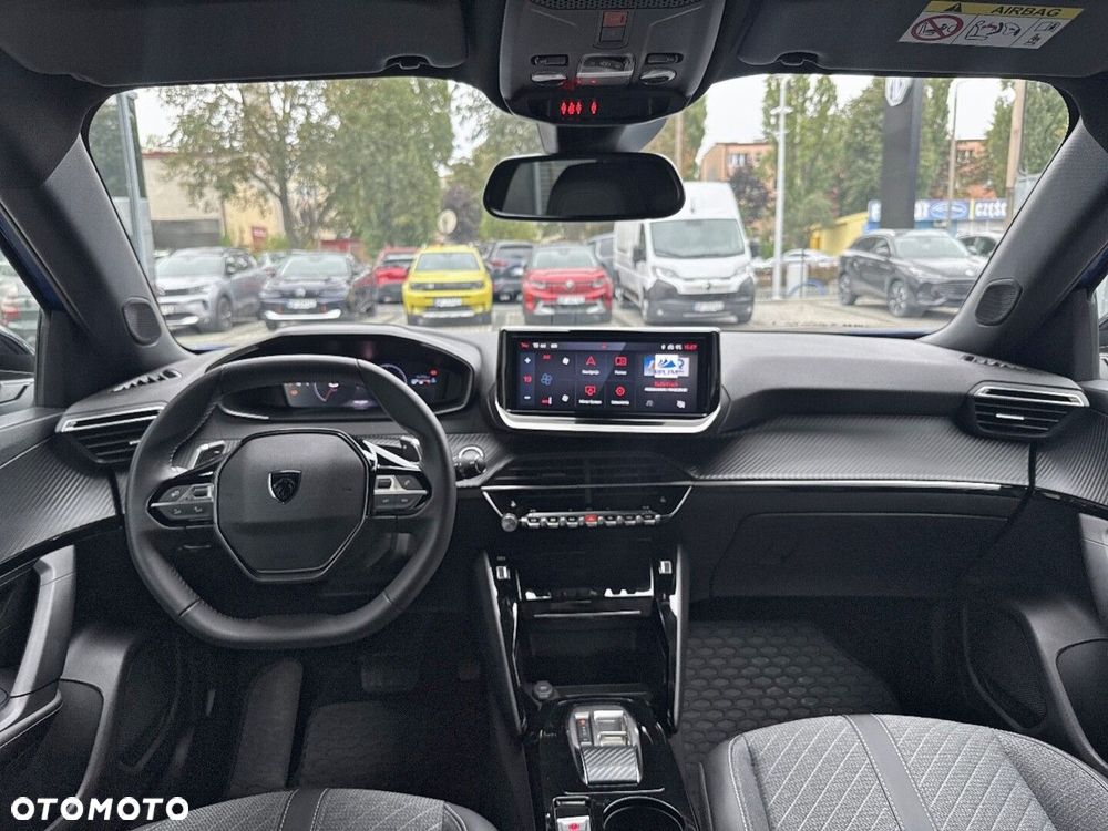 Peugeot 2008 - 8