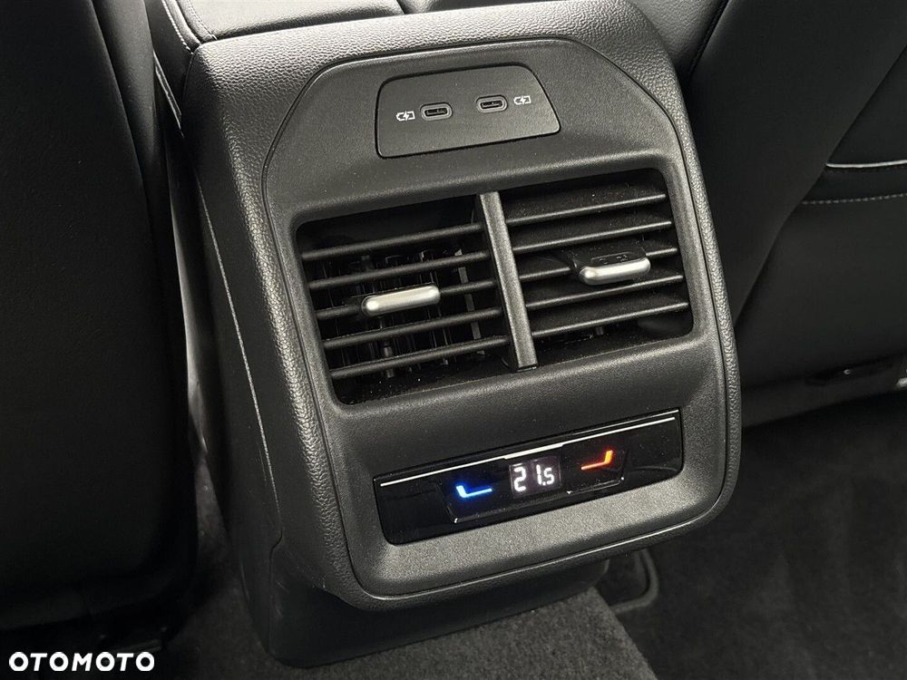 Volkswagen Passat - 32