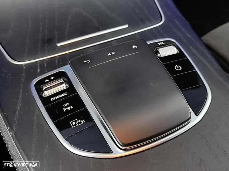 Mercedes-Benz E 300 de AMG Line - 35