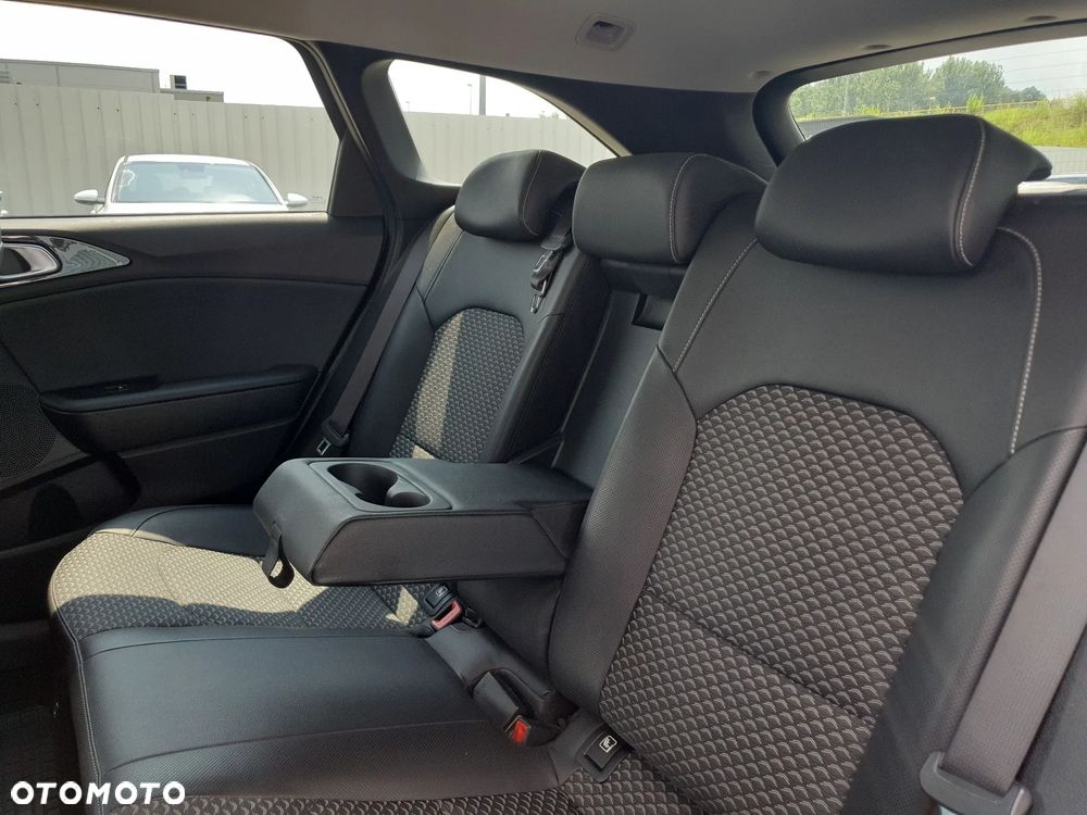 Kia Ceed 1.5 T-GDI L - 17