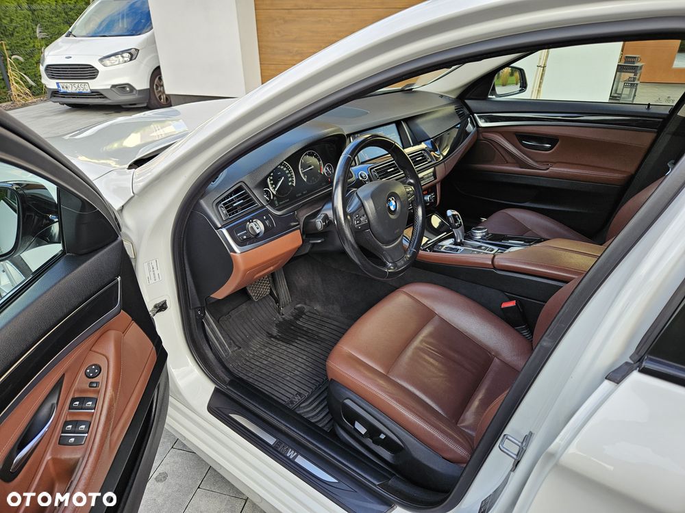 BMW Seria 5 520d xDrive - 7