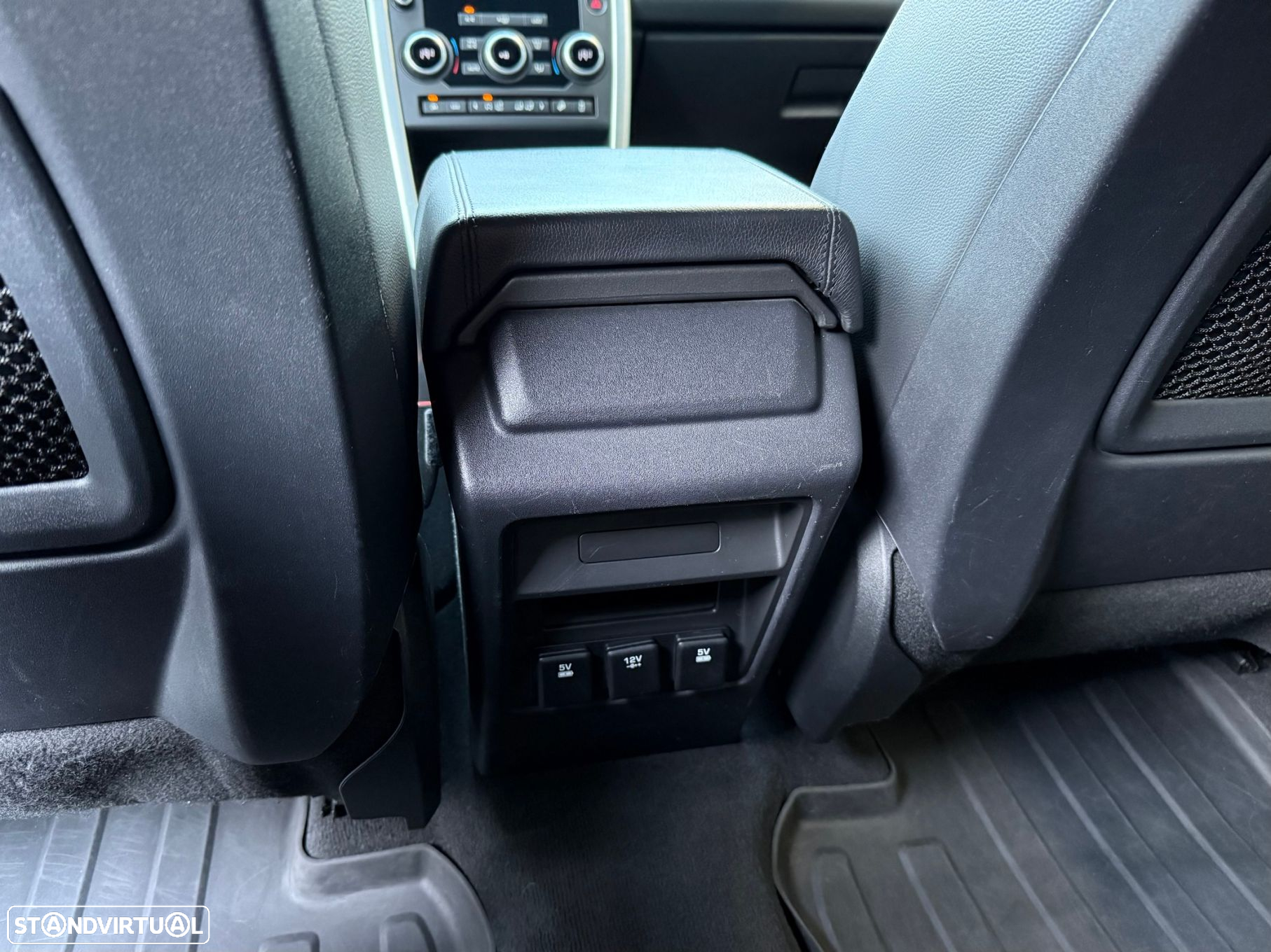 Land Rover Discovery Sport 2.0 TD4 HSE 7L Auto - 32