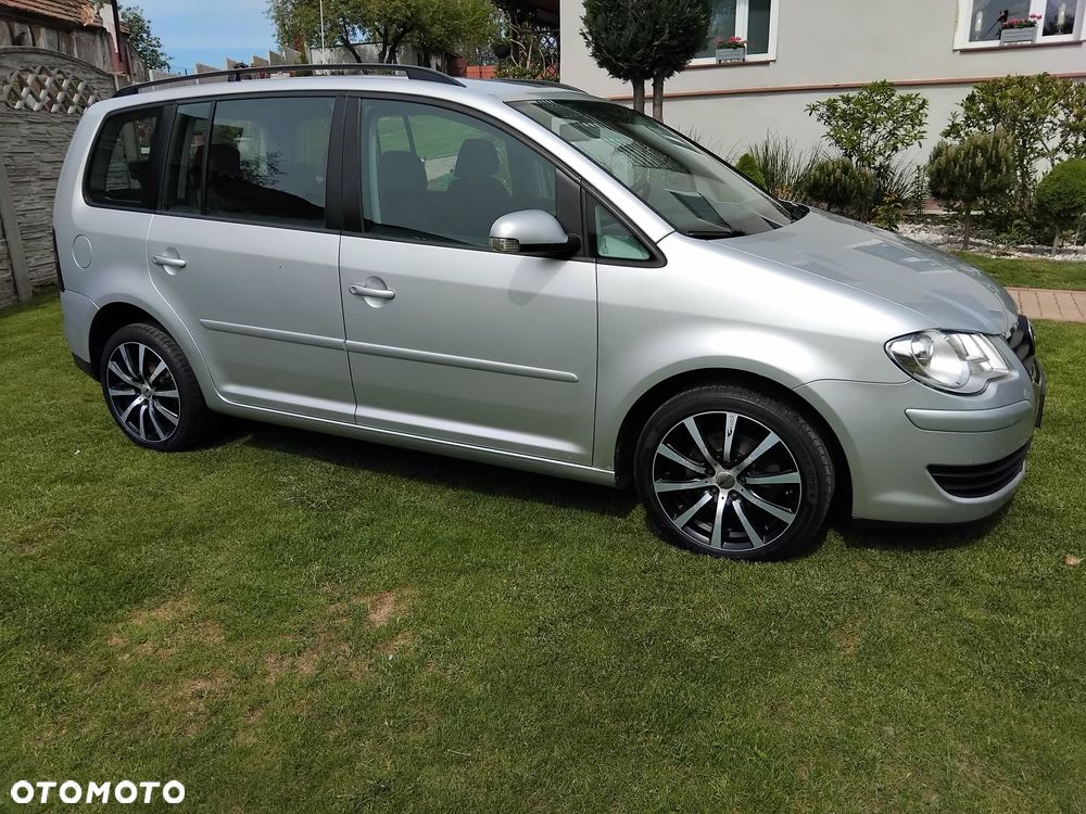 Volkswagen Touran 1.6 Freestyle - 1