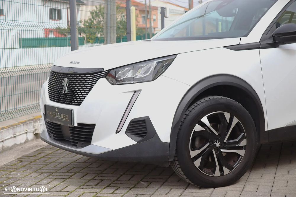 Peugeot 2008 1.2 PureTech Allure - 3