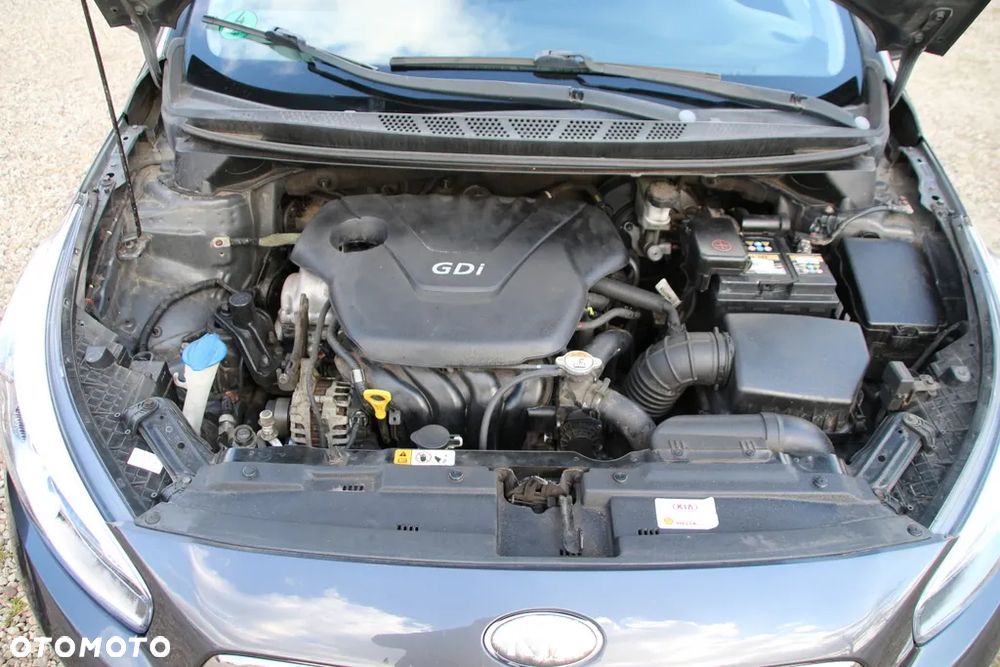 Kia Ceed 1.6 GDI ISG Platinum Edition - 18