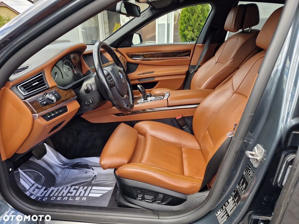 BMW Seria 7 740d - 16