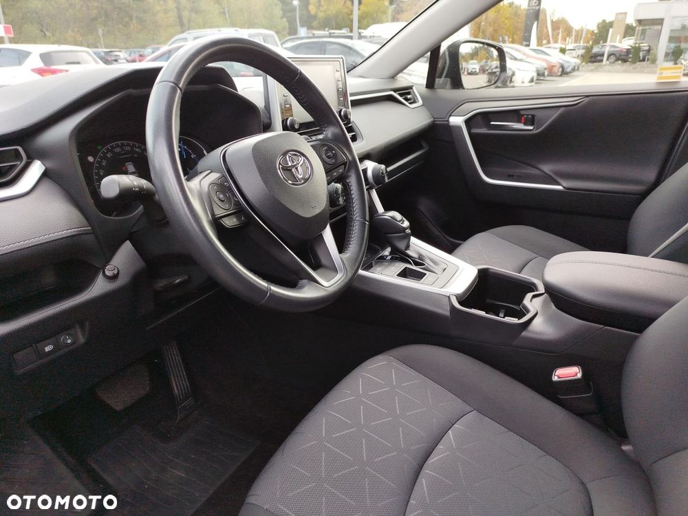 Toyota RAV4 - 10