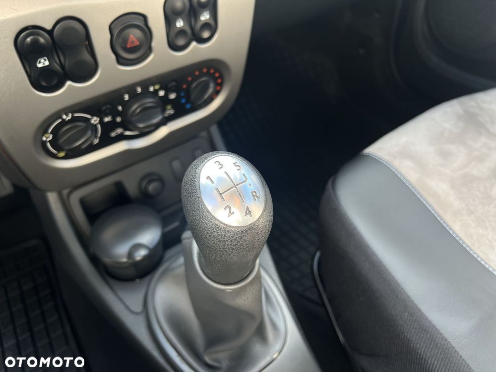 Dacia Duster 1.6 - 15