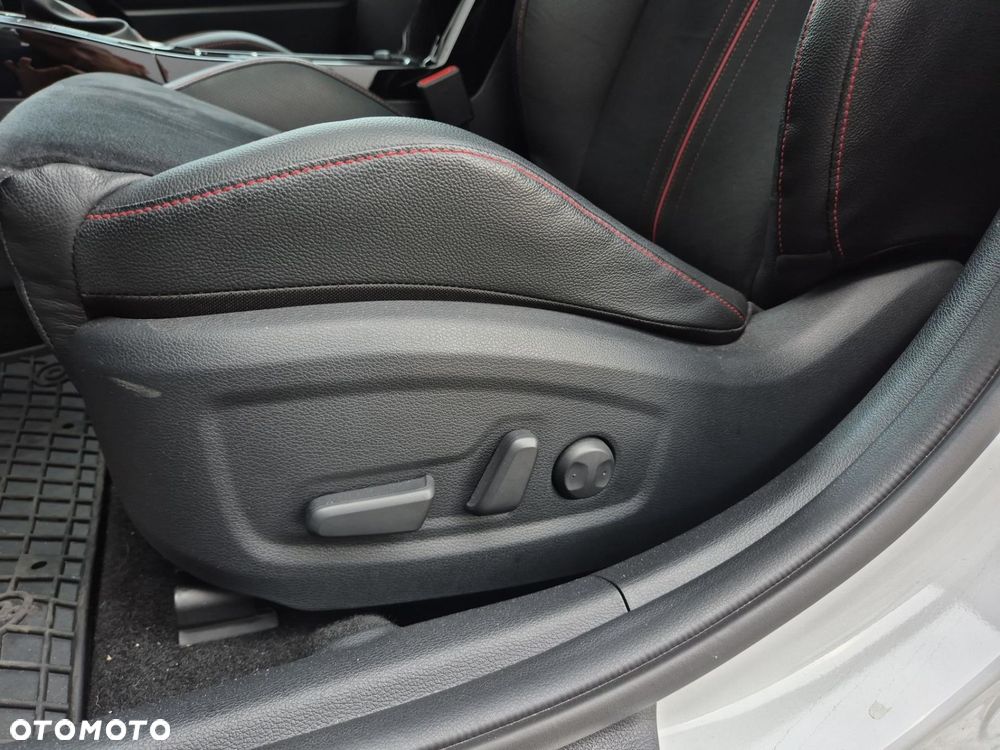 Kia ProCeed 1.6 T-GDI GT DCT - 24