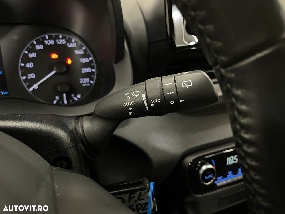 Toyota Yaris 1.5 VVT-i HSD Active - 17