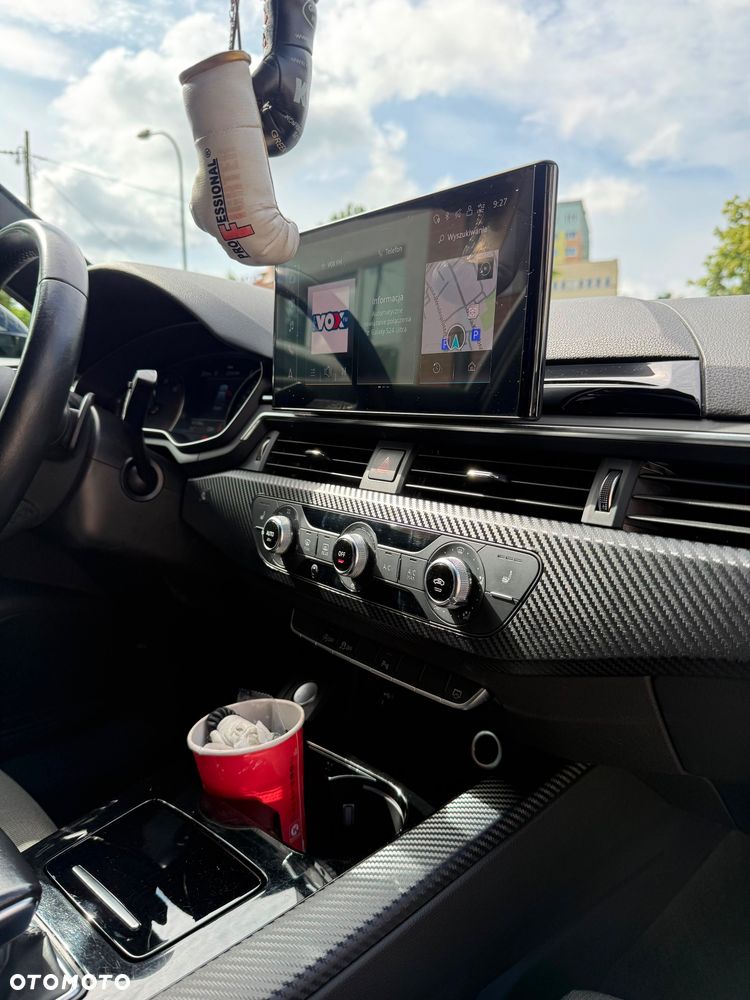 Audi A4 Limousine - 4