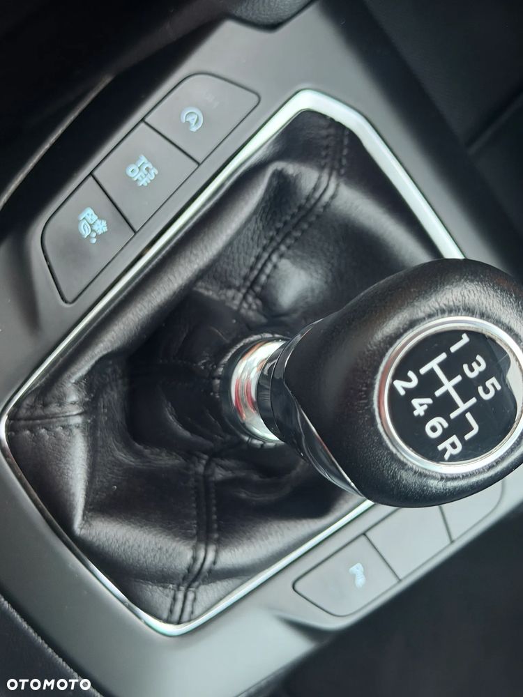 Ford Focus 1.0 EcoBoost Hybrid COOL&CONNECT DESIGN - 24