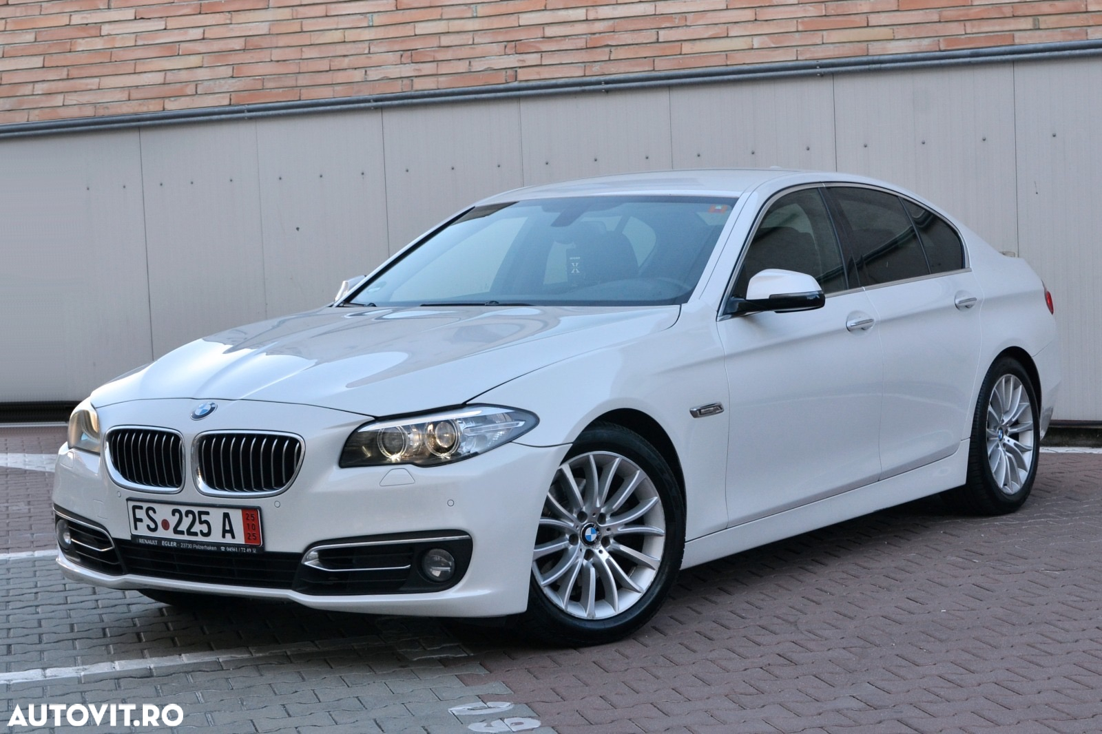 BMW Seria 5 520d AT - 2