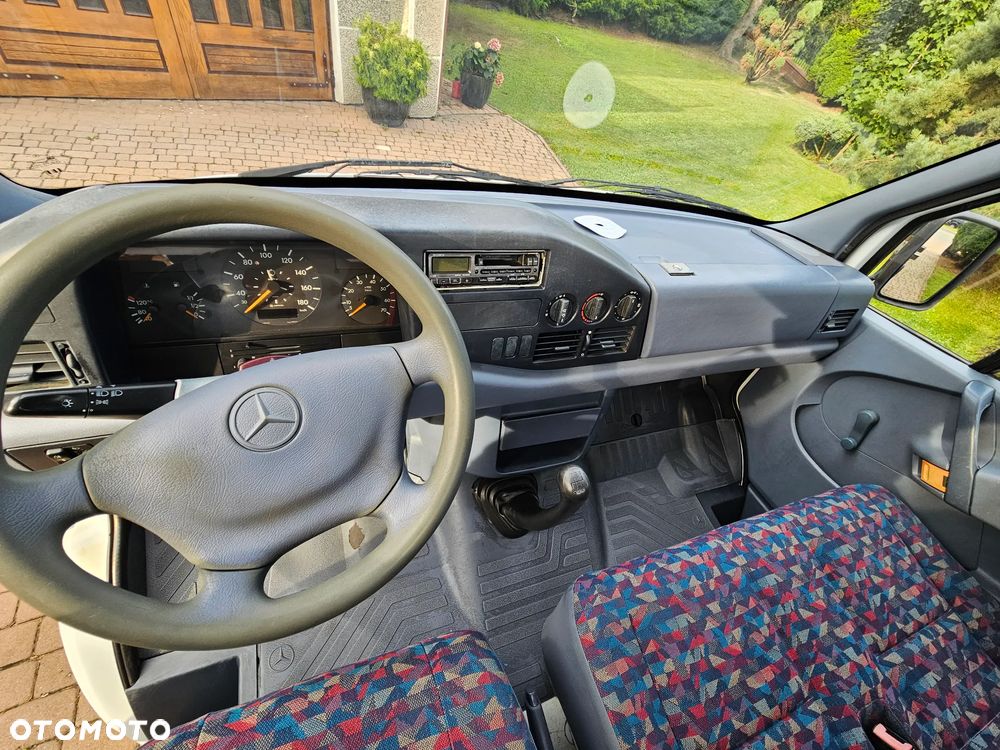 Mercedes-Benz Sprinter 412 D Kontener/Izoterma 3.70 M ! Bez Korozji ! - 28