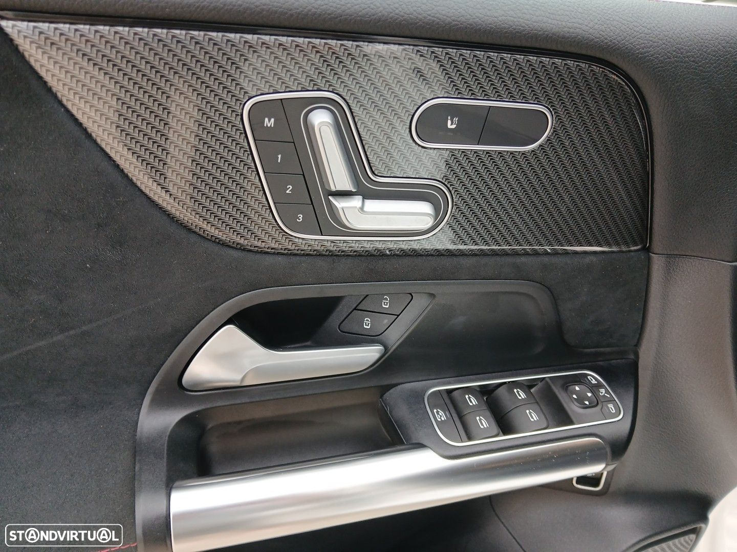 Mercedes-Benz B 250 e AMG Line - 17