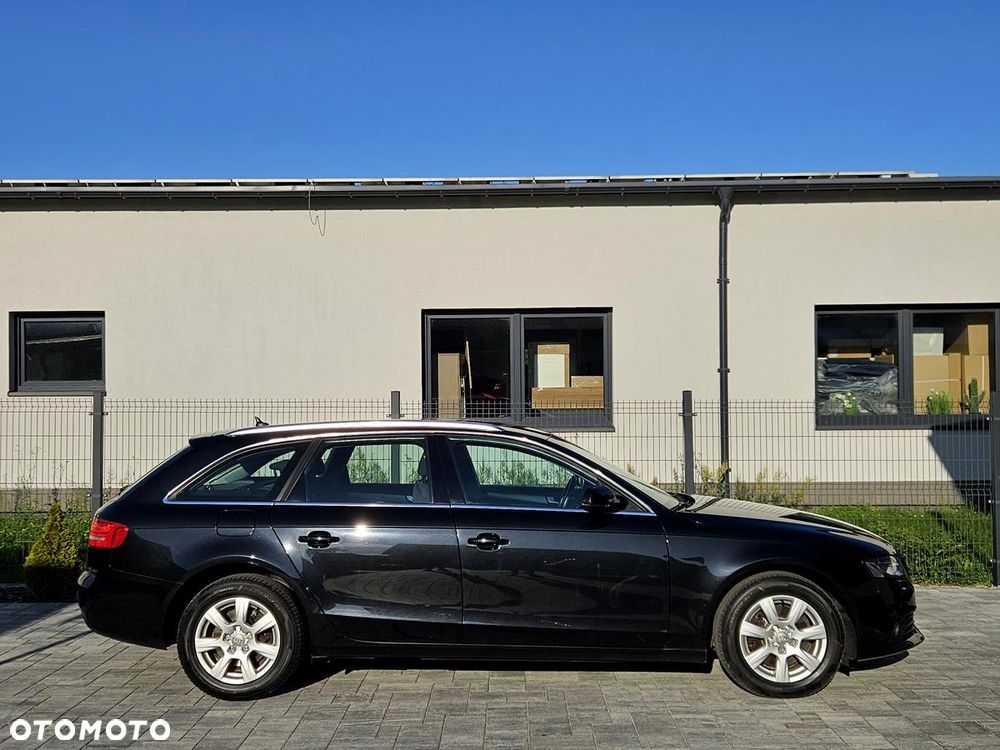 Audi A4 Avant 2.0 TDI DPF Ambiente - 12