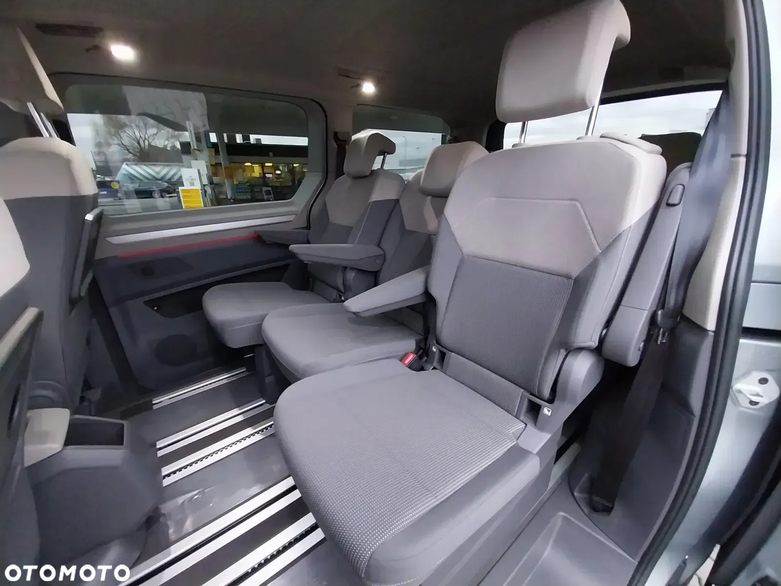 Volkswagen Multivan - 27