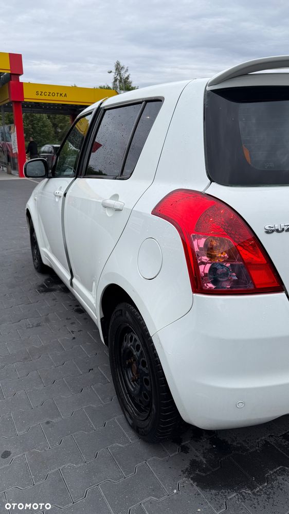 Suzuki Swift 1.5 Comfort - 4