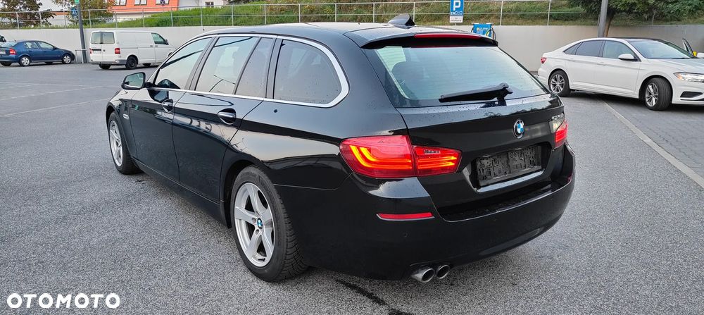 BMW Seria 5 525d Luxury Line - 9
