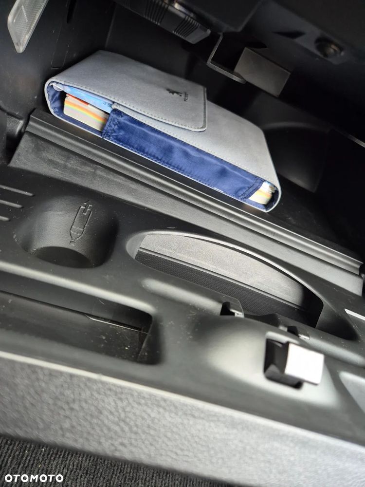 Peugeot 308 HDi FAP 140 Family - 27