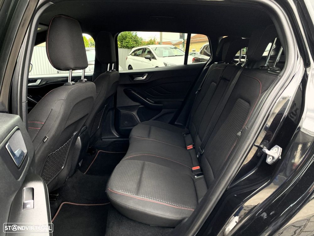 Ford Focus SW 1.0 EcoBoost MHEV ST-Line - 34