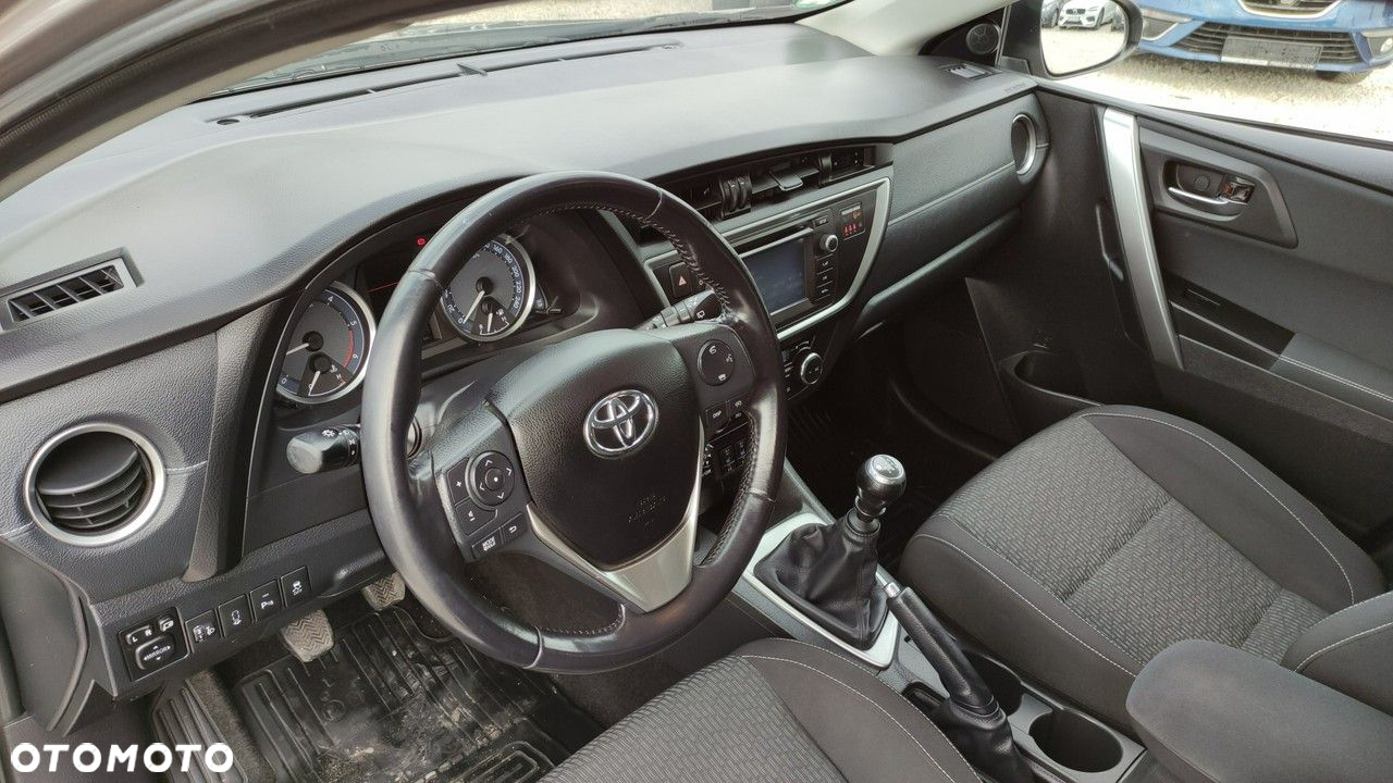 Toyota Auris - 32