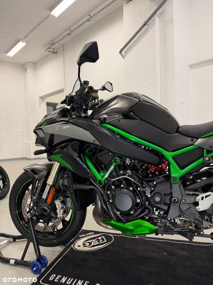 Kawasaki H2 - 9