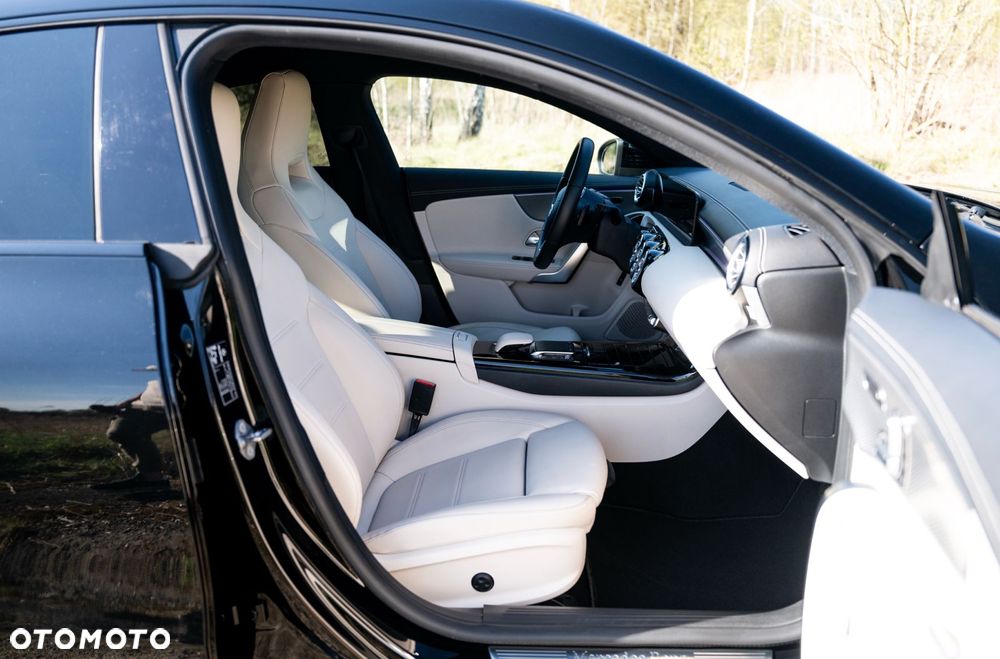 Mercedes-Benz CLA - 33