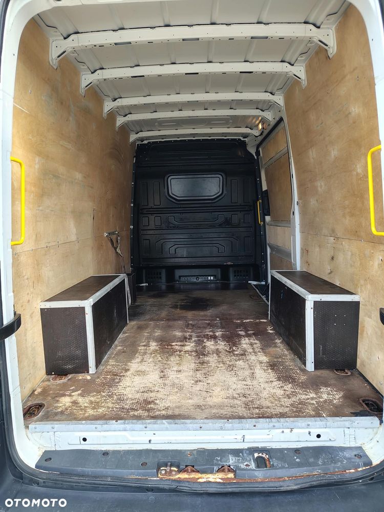 Volkswagen Crafter - 12