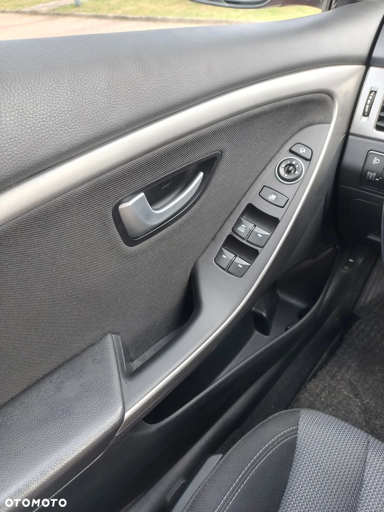 Hyundai i30 1.4 CRDi Comfort - 25