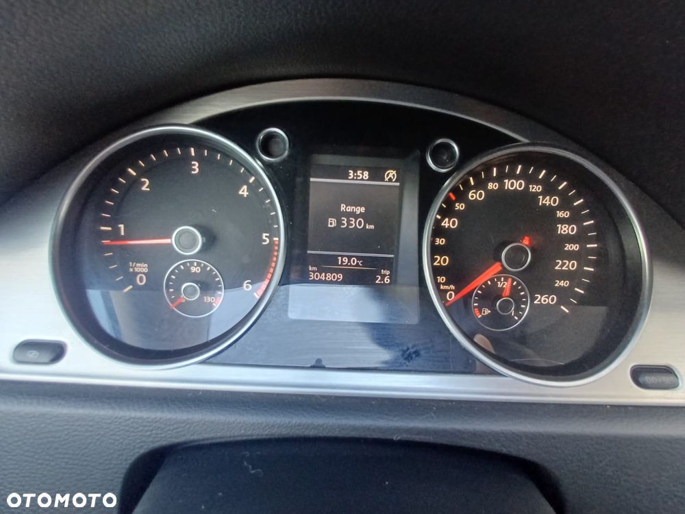 Volkswagen Passat 2.0 TDI DSG Highline - 19