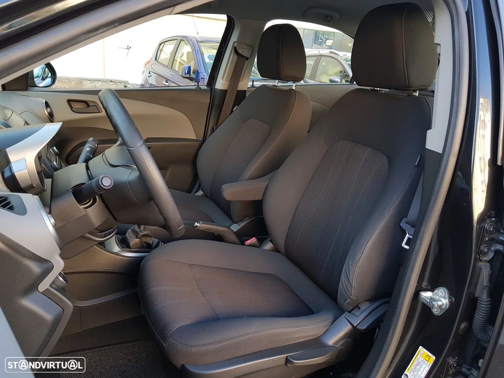Chevrolet Aveo 1.2 LTZ - 23