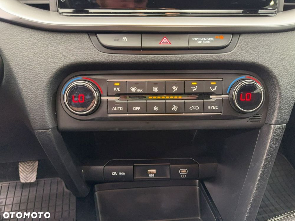 Kia Ceed - 22