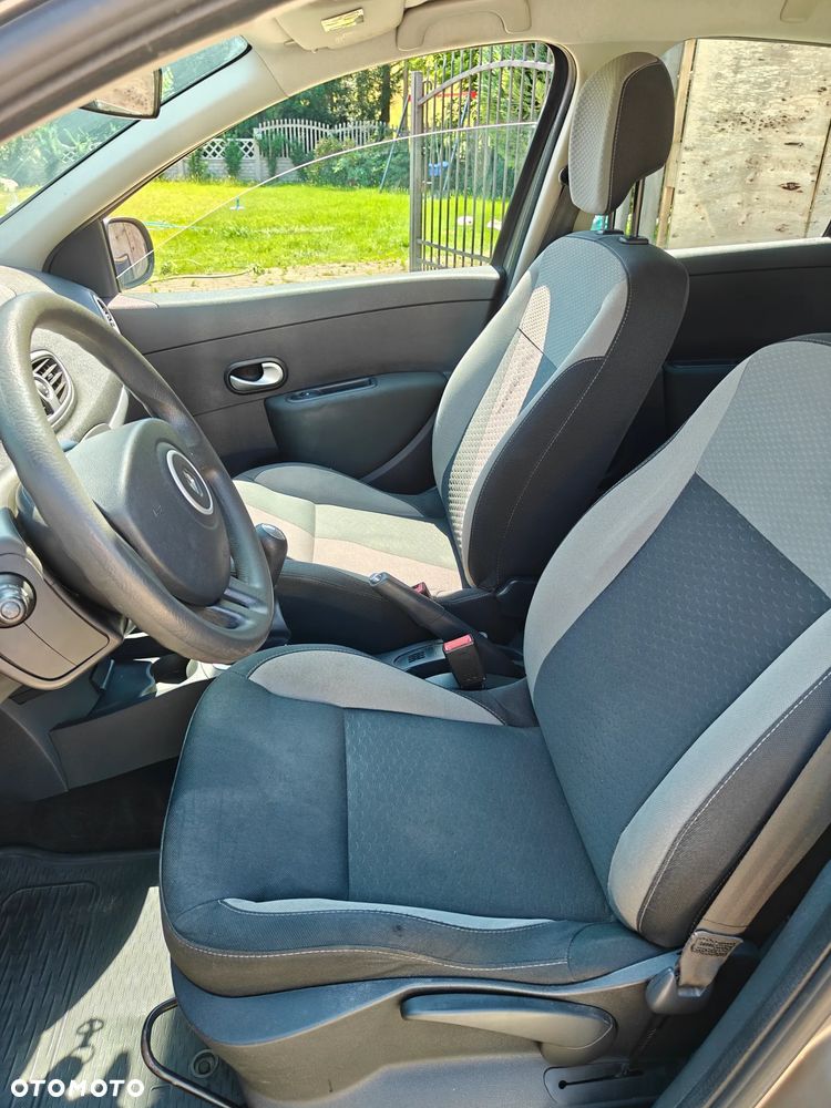 Renault Clio 1.2 16V Alize - 8