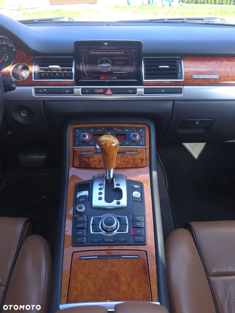 Audi A8 4.2 FSI Quattro - 12