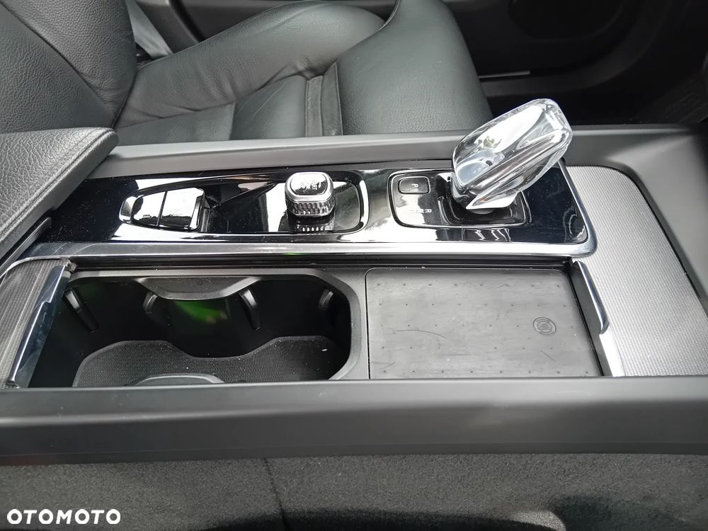 Volvo XC 60 B4 D Plus Bright - 17
