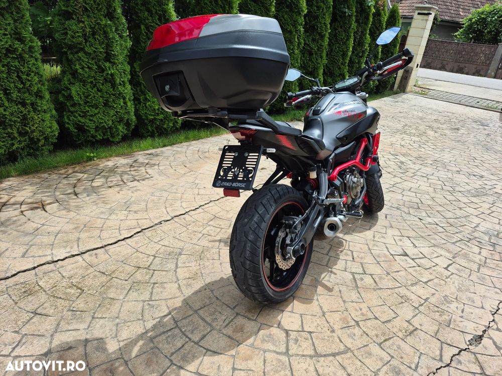 Yamaha MT-07 - 10