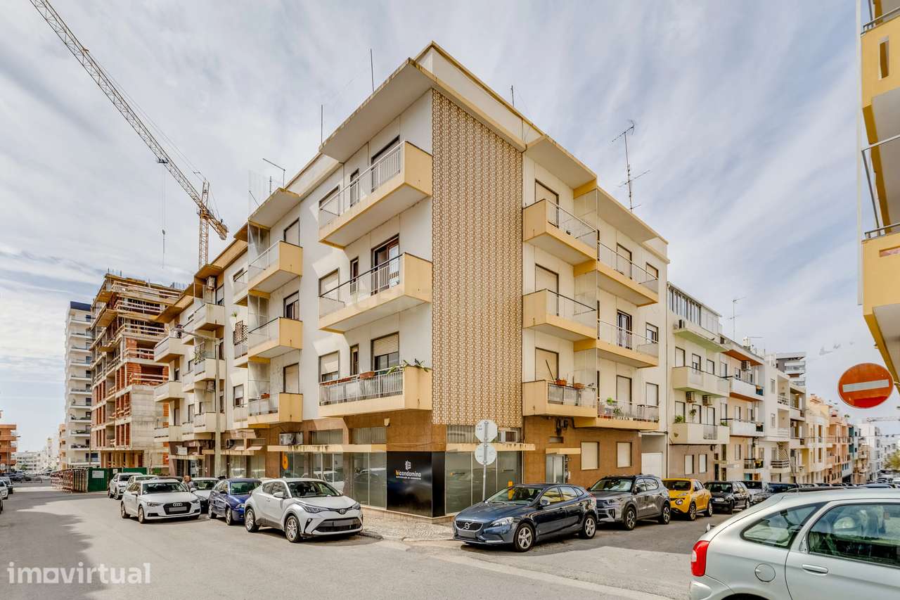Apartamento T 4  em Faro no centro da cidade a 300m do mercado Municip - Grande imagem: 2/27