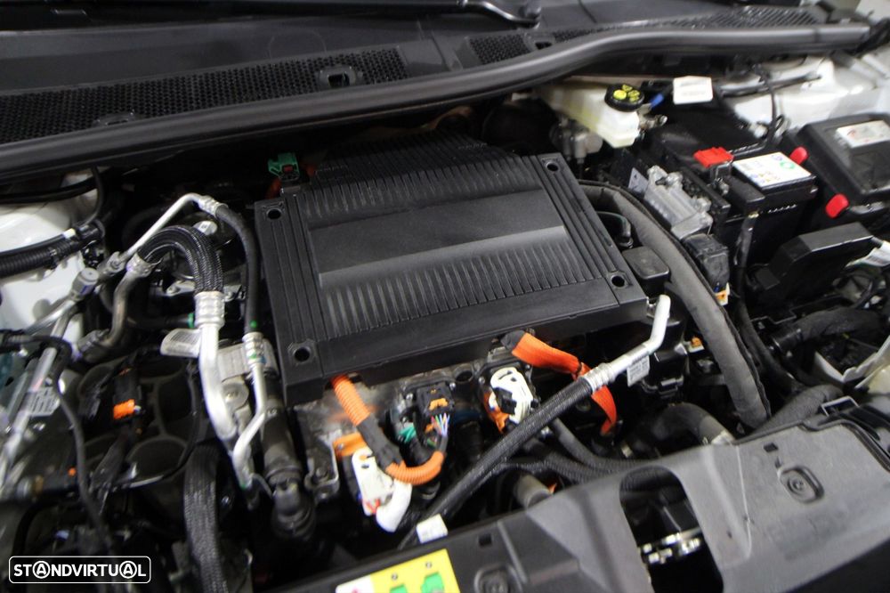 Peugeot e-2008 Allure Pack - 15