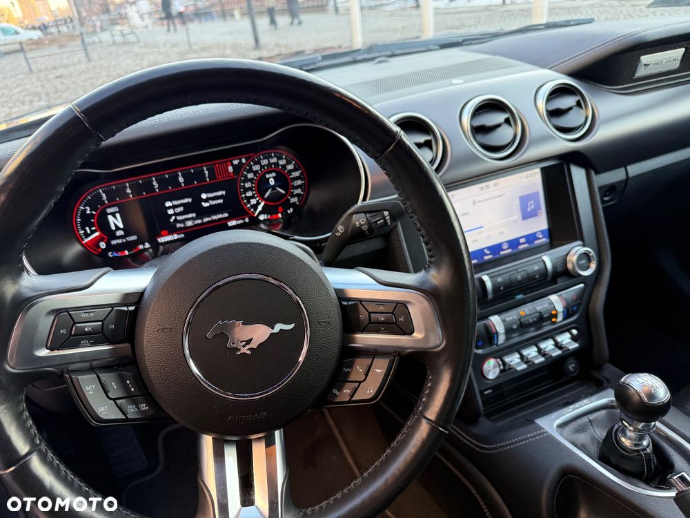 Ford Mustang - 24