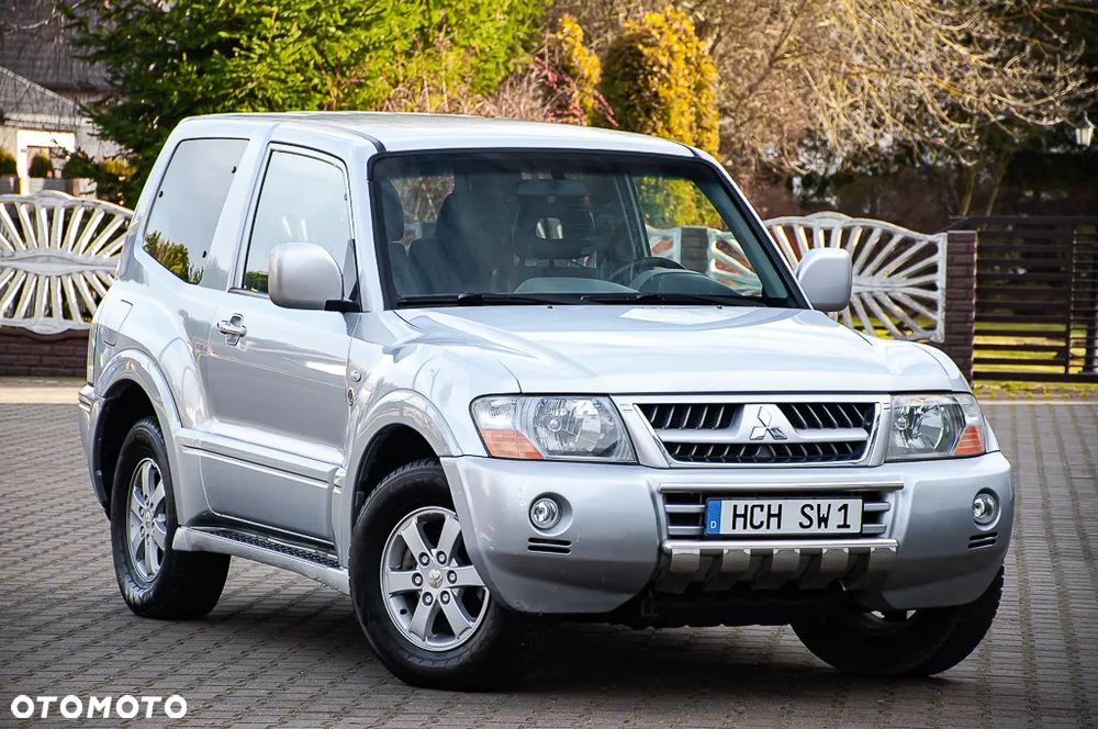 Mitsubishi Pajero 3.2 DI-D Automatik Dakar - 1