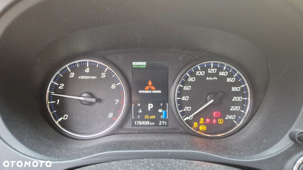 Mitsubishi Outlander 2.0 Intense Comfort 4WD CVT - 13