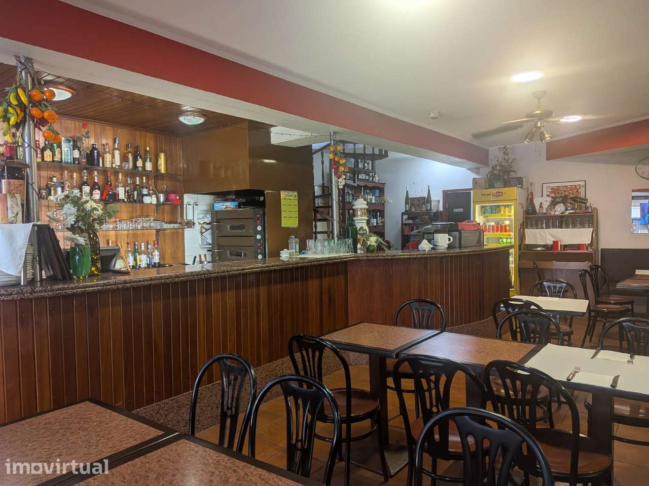 RESTAURANTE TOTALMENTE EQUIPADO + IMÓVEL DE 163 M² | VILA NOVA DE GAIA - Grande imagem: 2/10
