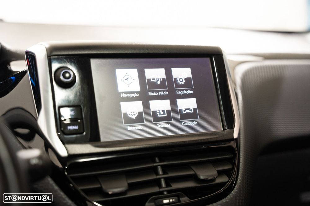 Peugeot 2008 1.2 PureTech Style - 8