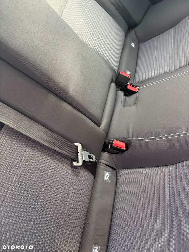 Toyota Avensis 2.0 Premium MS - 13